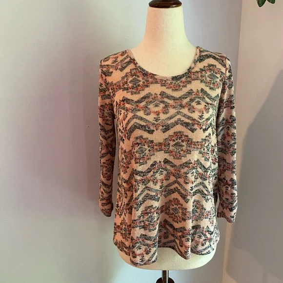 Almost Famous Womens size small pink knit lace back top - Picture 2 of 6